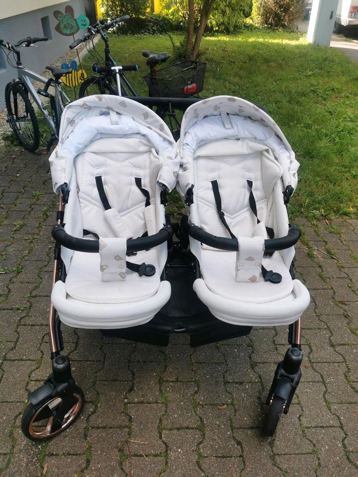 Kinderwagen Zwillinge in Schorndorf