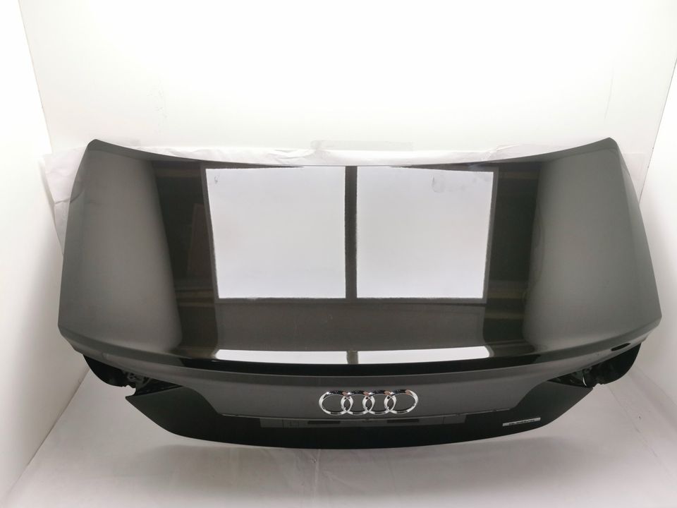 Audi A8 4H Facelift Heckklappe Original 4H0827023L in Ingolstadt