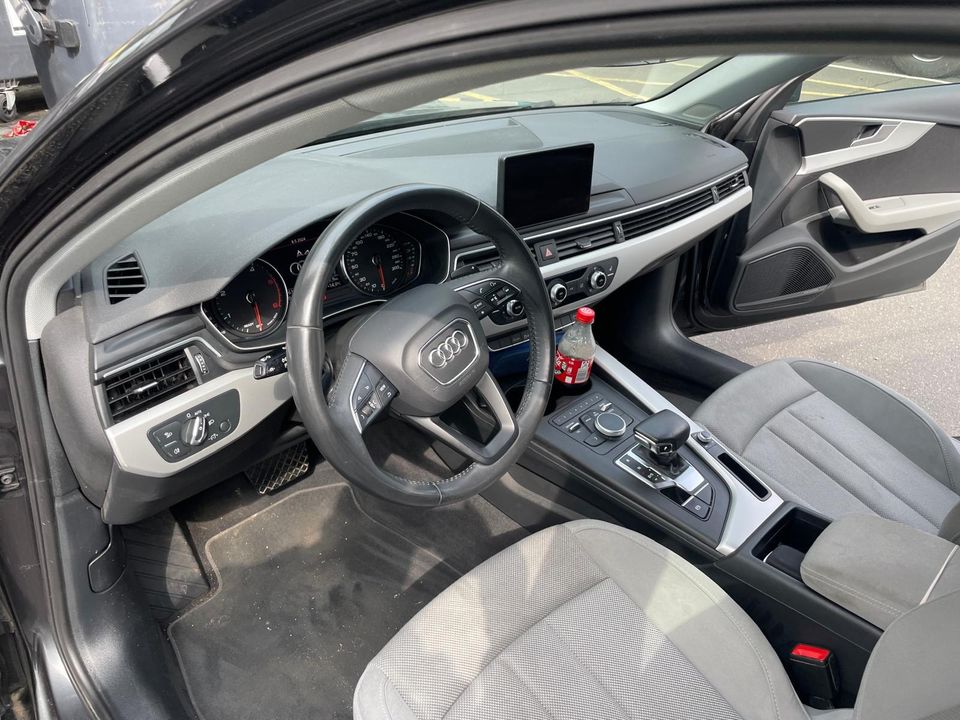 Audi A 4 2.0 Diesel lückenlos checkheft Tausch möglich in Köln