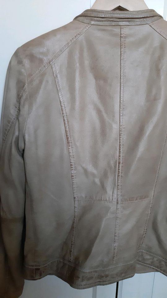 Echt Leder Jacke Gr.36 beige Manguun in Zülpich