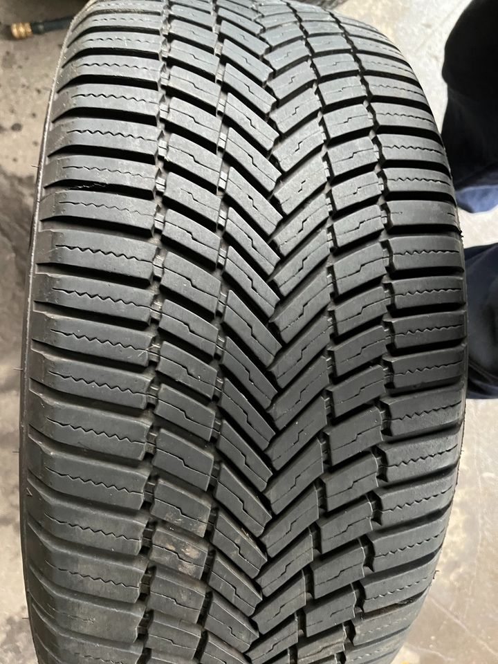 245/50/18 100V Allwettereifen Bridgestone Dot 2021  7-6mm in Bottrop