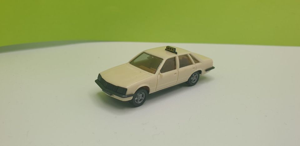 herpa Opel Senator 3,0E "Taxi" in 1:87-HO Top Zustand !Sammler! in Böblingen