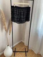 Schwarze Shorts mit Pailetten aus Chiffon von Clockhouse - Gr. 44 Baden-Württemberg - Wiesloch Vorschau