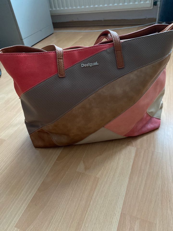 Desigual Damen Handtasche in Seelze