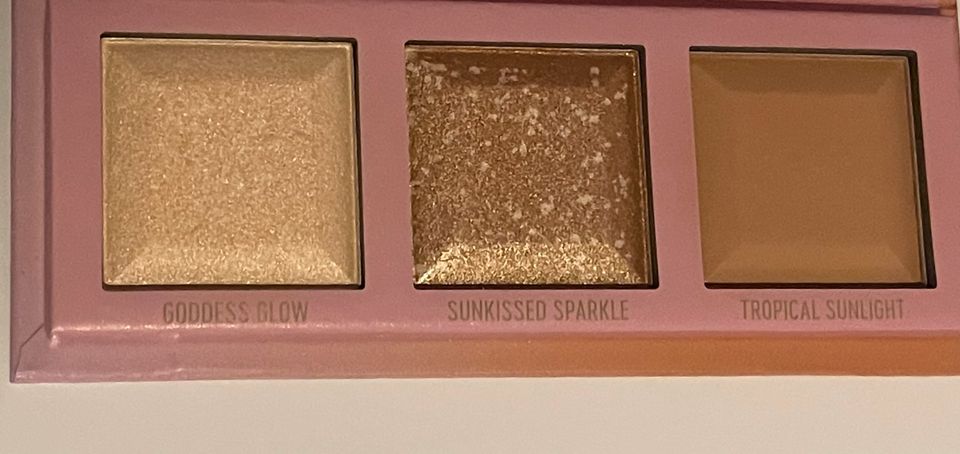 Essence Highlighter & Bronzer Palette Glow & Bronze Spiegel NEU in Seelze