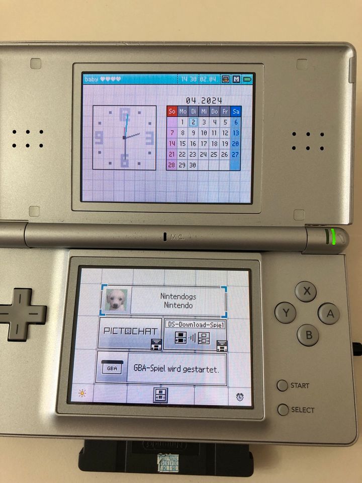 Silber Nintendo Ds lite guter Zustand - inklusive Zubehör in Fürstenfeldbruck