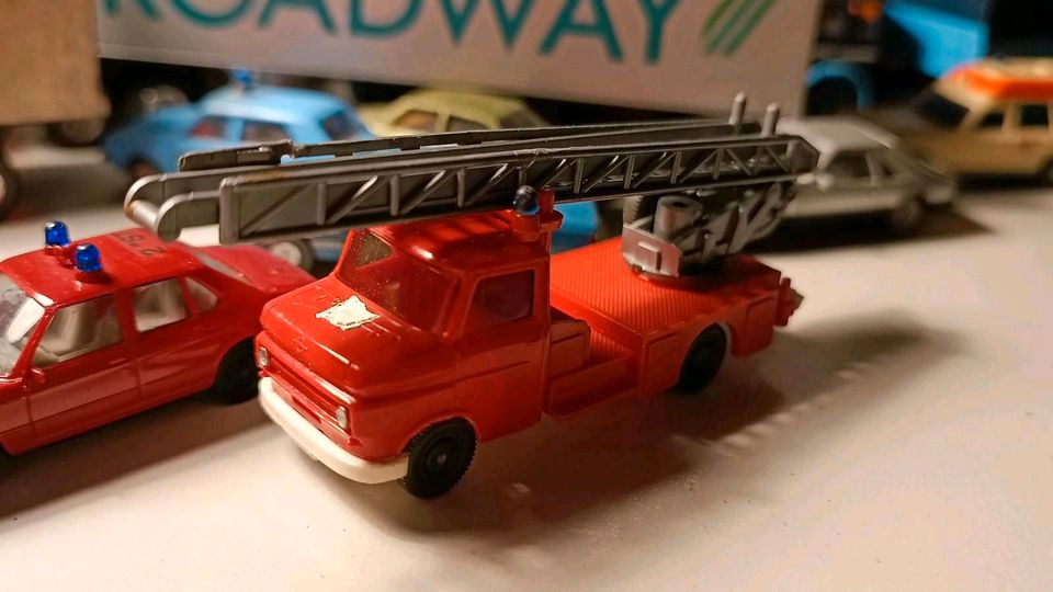 Sammlung Wiking H0 Herpa LKW FEUERWEHR Modellauto Auto Modelle ho in Messel