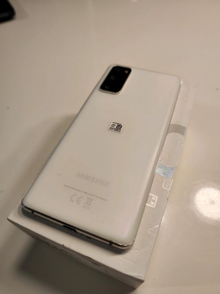 Samsung Galaxy S20 FE 128GB weiß could White Top Zustand in Kisdorf
