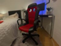 Gaming-Stuhl in Rot mit Schwarz-Rot chair Top Zustand Frankfurt am Main - Bornheim Vorschau