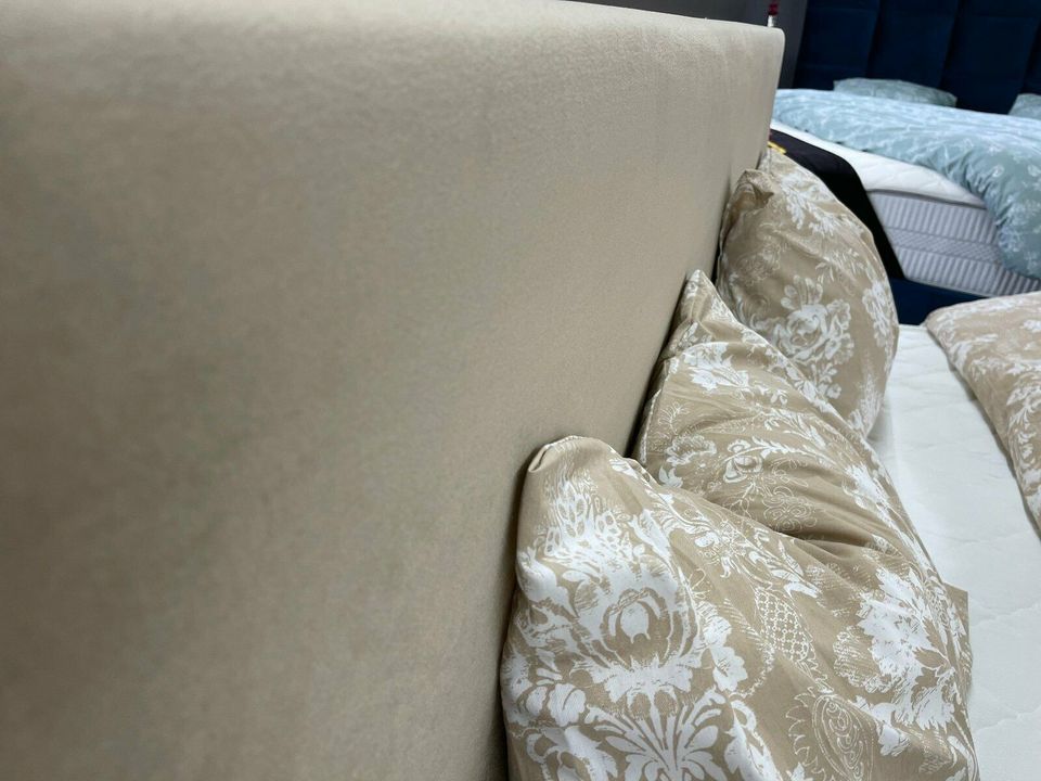 Boxspringbett Doppelbett Schlafbett Ehebett 180x200 Samt Beige in Bielefeld