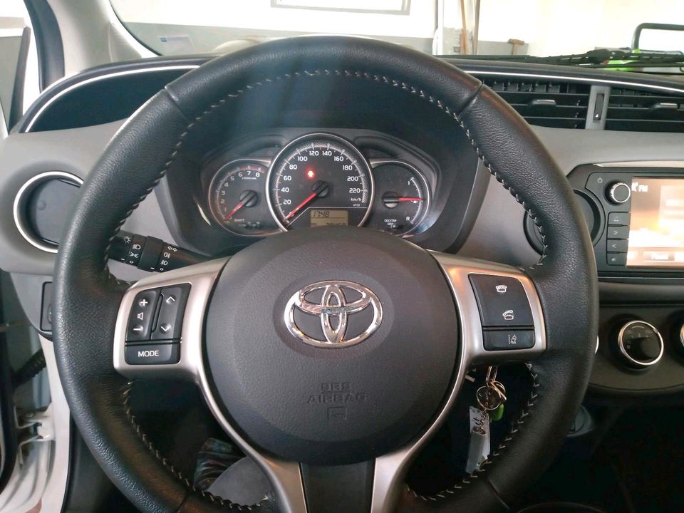 Toyota Yaris " Edition" in Ihlow