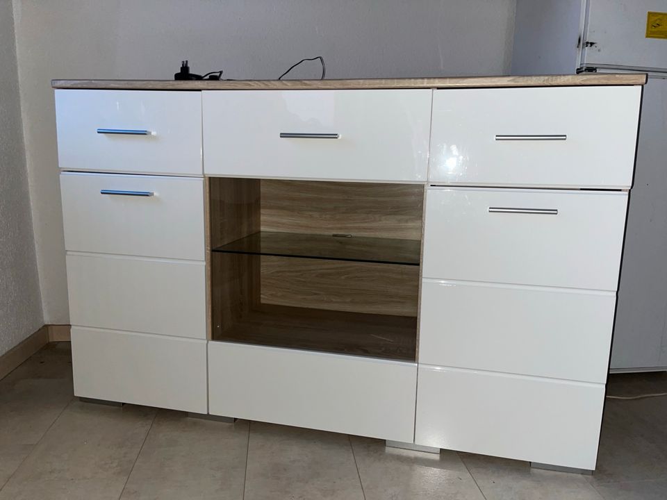 Sideboard weis Hochglanz mit led Beleuchtung in Biedenkopf