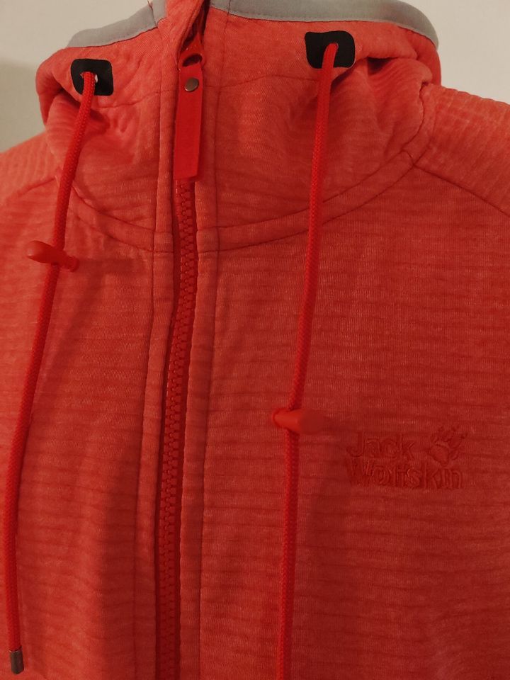 Oberteil von Wolfskin Gr. XL in Peine