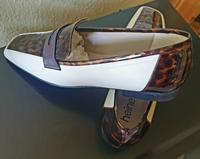 Neue Slipper Gr. 40 (Leder weiß und Leoprint) Berlin - Zehlendorf Vorschau