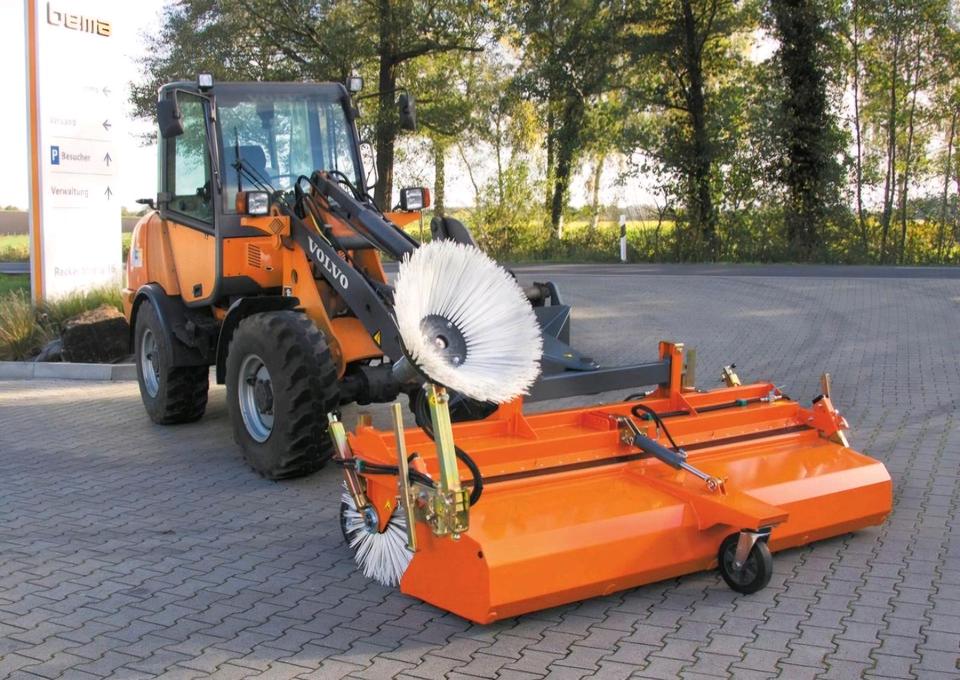 Bema 20 25 30 Kommunal Dual PowerMaster Kehrmaschine Jumbo 580 in Goch