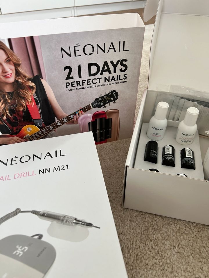 Neonail 21 Days Starter Set mit Nail drill und Lampe in Stuttgart