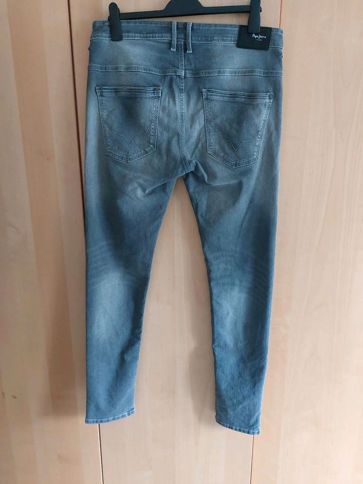 Herren Jeans Größe 33/33 in Leverkusen