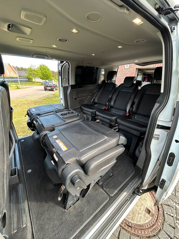 Bus/ Transporter Ford Tourneo Custom Sport 8 Sitze mieten/ leihen in Ahnsbeck