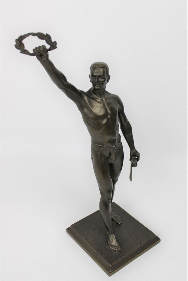 Skulptur, Jugendstil Athlet mit Lorbeerkranz, 44 cm in Fürth