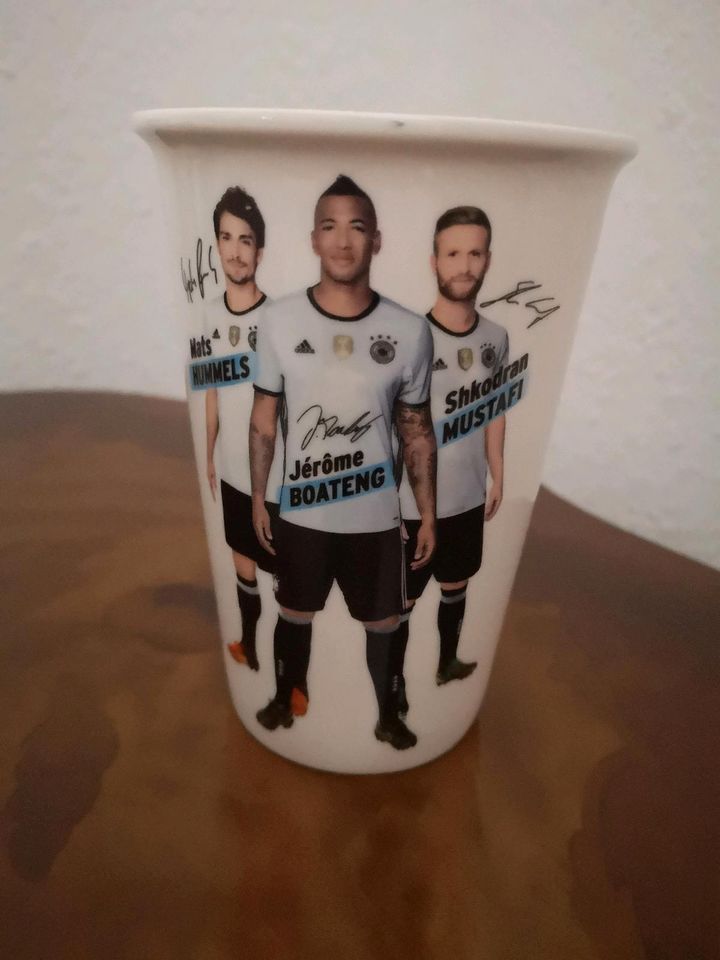 Fussball Becher Souvenir Bundesliga in Lübeck