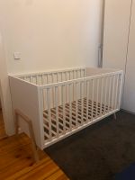 Neuwertiges Kinderbett / Juniorbett zu verkaufen / weiß / Holz Berlin - Schöneberg Vorschau