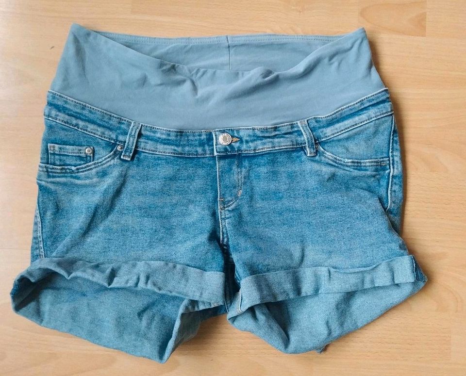 Mama Jeans Shorts in Freiburg im Breisgau