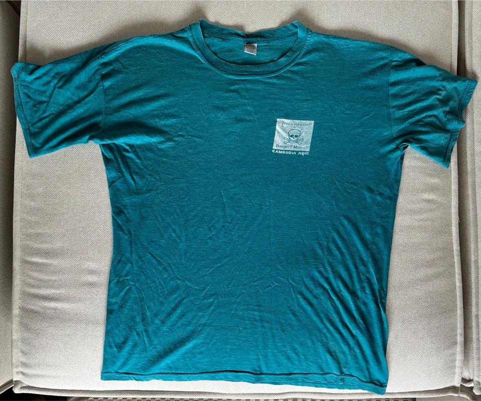 Vintage T-Shirt Danger Mines Cambodia / Kambodscha / L / petrol in Frankfurt am Main