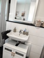 Badezimmer Möbel, Spiegelschrank und Waschbeckenunterschrank Mülheim - Köln Höhenhaus Vorschau