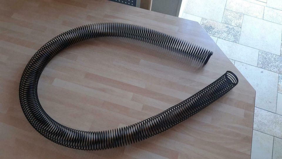 Kabelspirale Metall schwarz 1,30 Meter - neu in Herzogenaurach