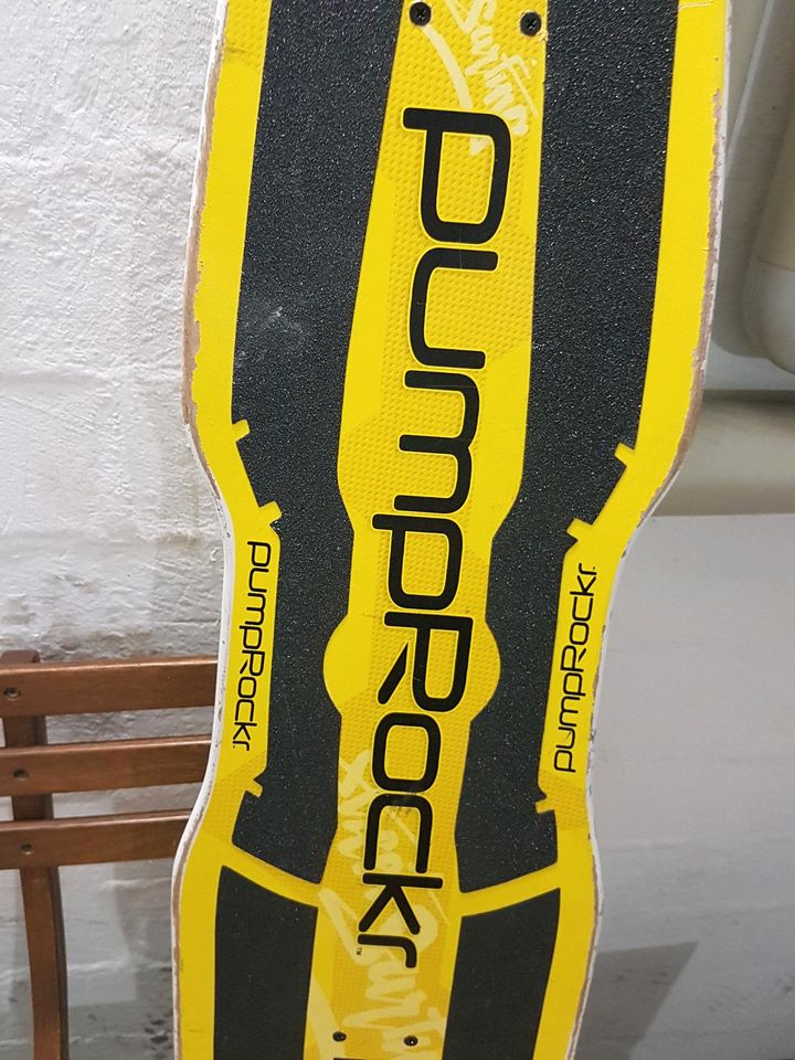 PumpRockr Skateboard Waveboard in Hamburg