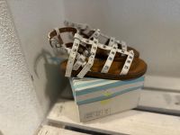 NEU weiße Sandalen mit Nieten aus Italien Gr.25 Feldmoching-Hasenbergl - Feldmoching Vorschau
