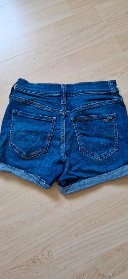 Hollister shorts w 26 high waisted in Bad Homburg