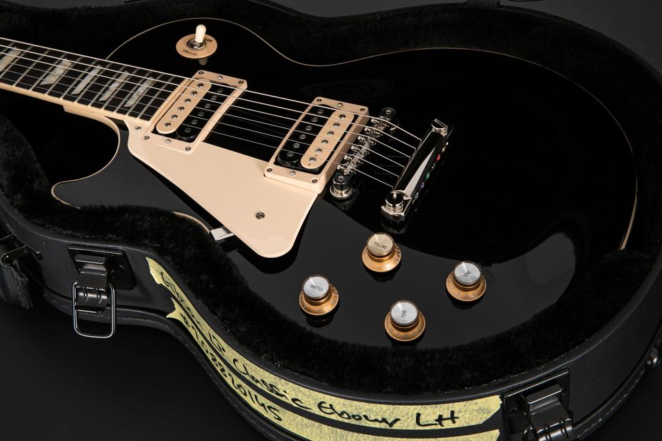 2022 Gibson Les Paul Classic Ebony Lefthand in Paderborn