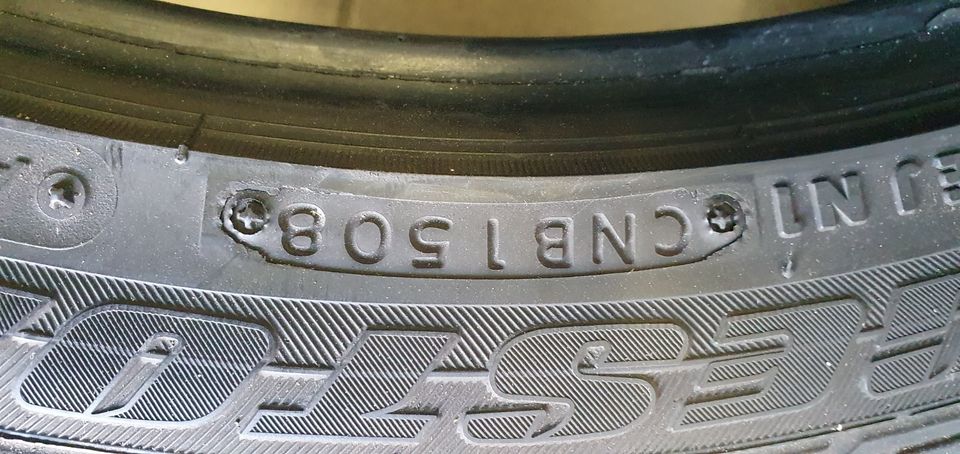 2x 235/40 R19 92Y Bridgestone Potzena RE050A 5mm in Hallbergmoos