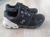 On Running Cloudflyer Laufschuhe Gr 42 Nordrhein-Westfalen - Hagen Vorschau