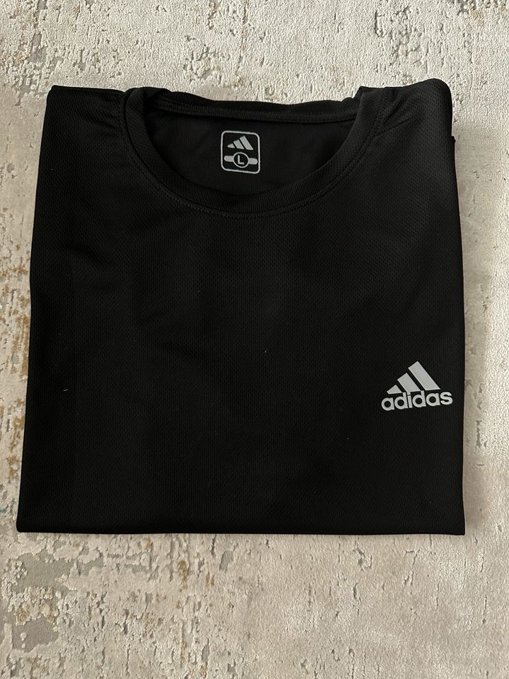 Herren Adidas T-Shirt Neu Unbenutzt Gr:L. in Duisburg