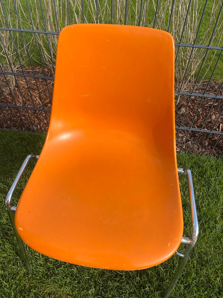 6 Vintage Chairs - stapelbar in Krailling
