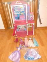 Barbie Haus und 5 Barbies Niedersachsen - Suthfeld  Vorschau