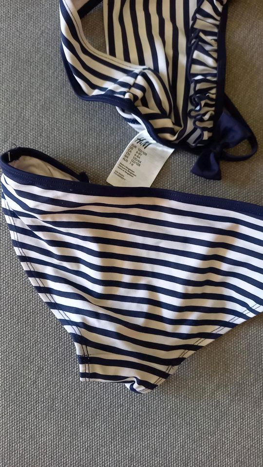 Bikini H&m 122 128 blau weiß gestreift in Pleiskirchen