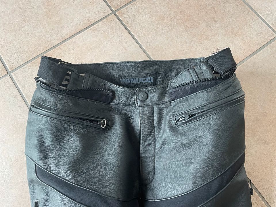 Vanucci Lederkombijacke und-Hose, Größe: 52 und 50 in Barsbüttel