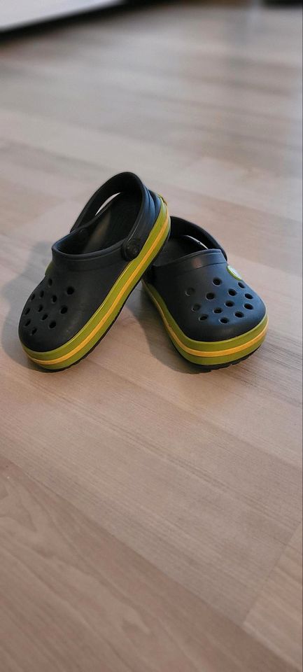 Kinderschuhe original Crocs in Rödermark