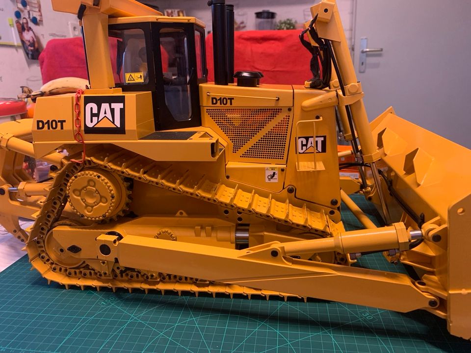 Cat D10 T, RC4WD  1:14, in Kaufungen