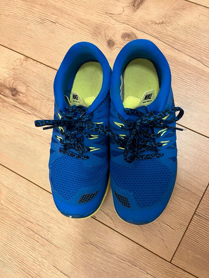 Nike Free 5.0 blau grün Sportschuhe 37,5 in Bad Kreuznach