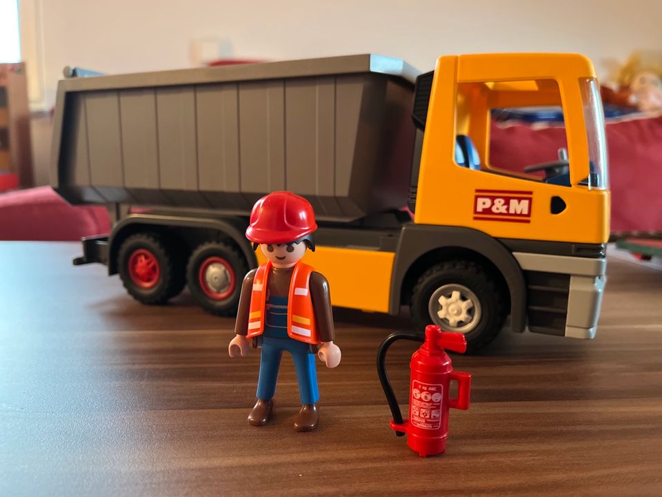 Playmobil Baustelle Bagger LKW Kehrmaschine Walze Feuerwehr in Wetter (Ruhr)