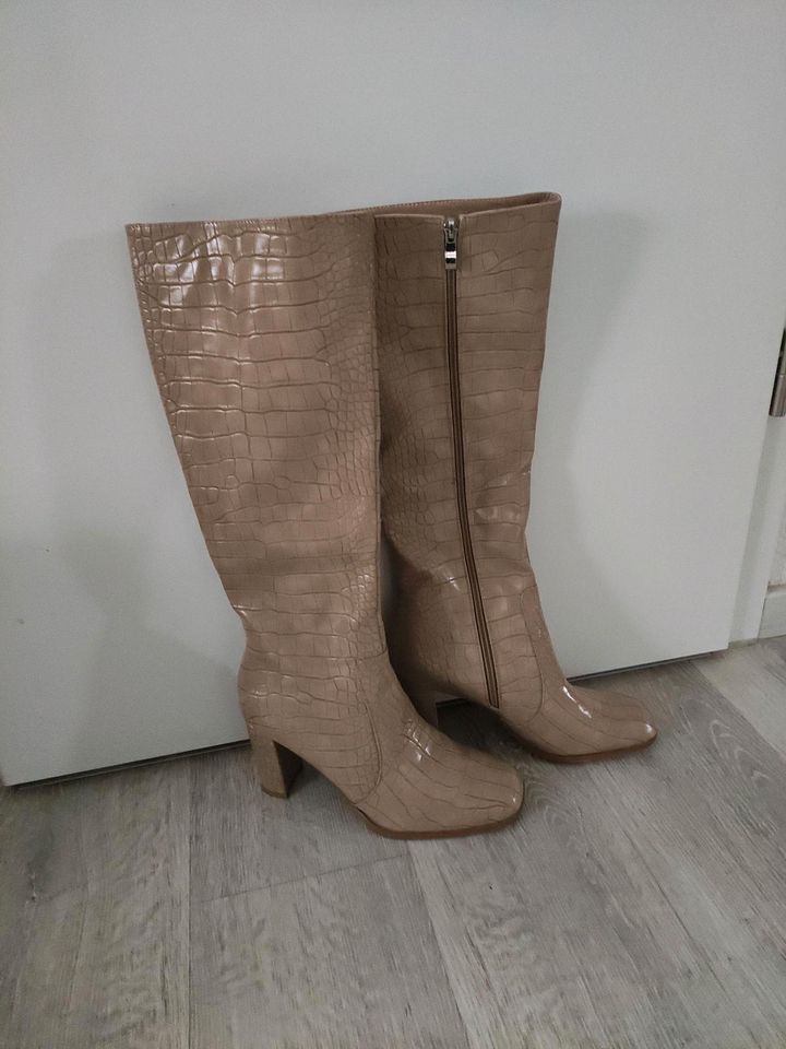 Stiefel , beige , Gr. 38 , Krokomuster in Norden