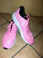 Nike Sneaker Gr.40 absolut neuwertig ! Schwerin - Gartenstadt - Ostorf Vorschau