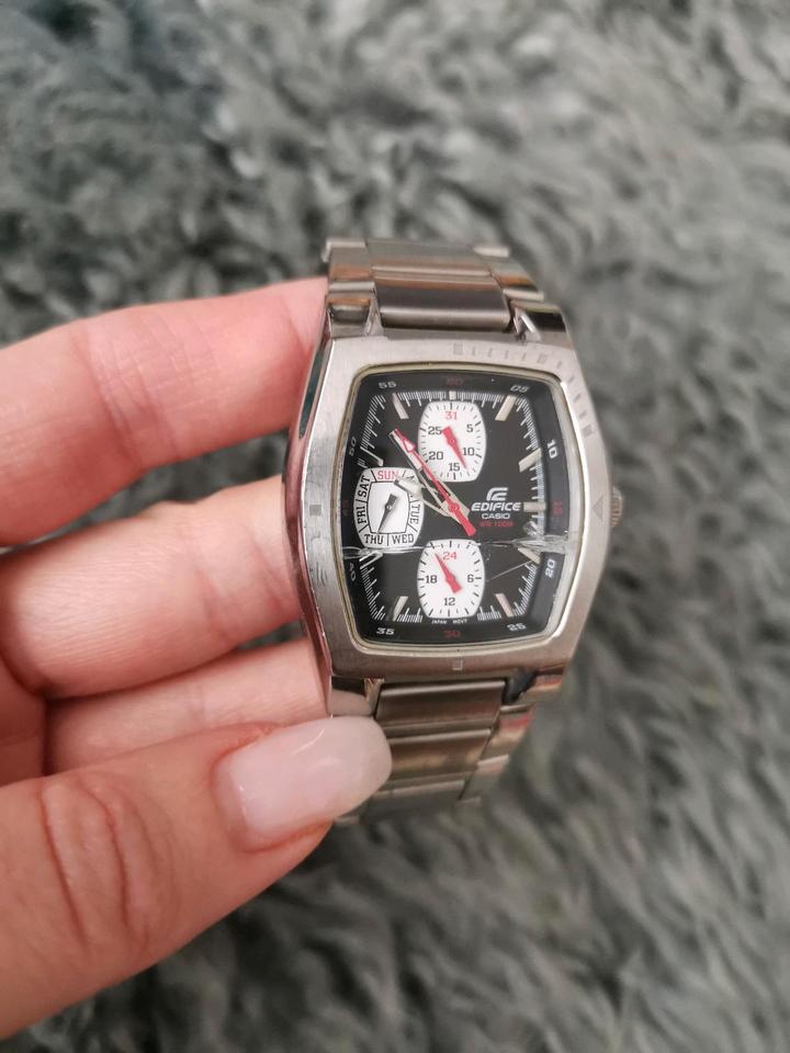 Casio Edifice Herrenuhr mit schwarzen Ziffernblatt EF 320 in Stuttgart Stuttgart Nord kleinanzeigen