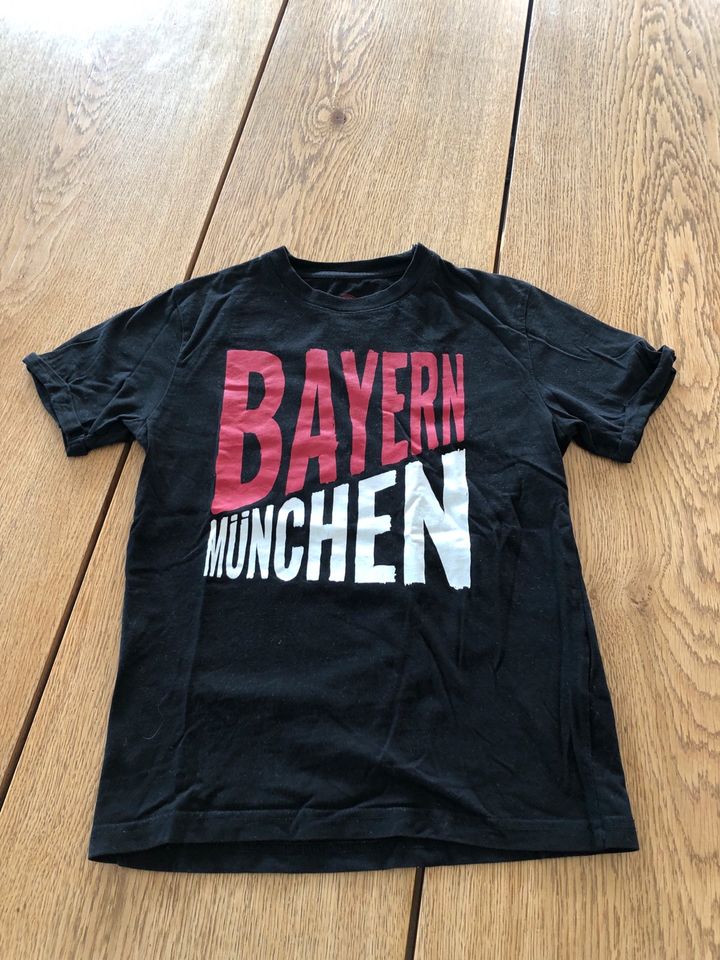 T-Shirt FC Bayern München in Windeck