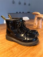 Dr. Martens Mädchenstiefel 1460 schwarz Lack Größe 35 Bothfeld-Vahrenheide - Isernhagen-Süd Vorschau