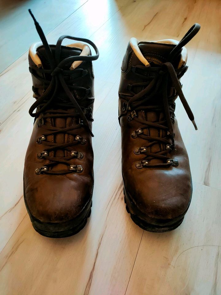 Meindl Borneo 2 MFS Wanderschuhe in Neufahrn